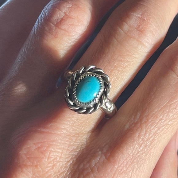 Handmade Kingman turquoise ring in sterling silver. - Picture 2 of 6